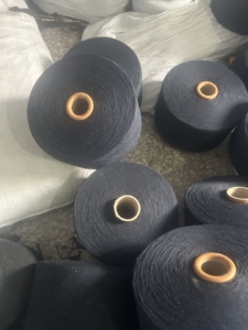Sợi Giá 20 S Tái Chế Bông Pha Trộn Sợi Cho Bông Vớ 8/1 Màu Đen 80 <span class=keywords><strong>Polyester</strong></span> 20 Cotton <span class=keywords><strong>Kg</strong></span> Sợi Cho Găng Tay - Product Image 5