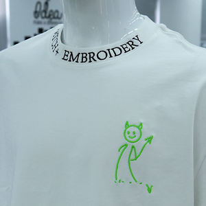 맞춤 의류 100% 면 플레인 오버사이즈 티셔츠 3D 엠보싱 및 자수 디자인 티셔츠 남성 드롭숄더 티셔츠 - Product Image 1