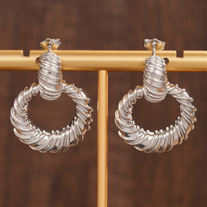 Orecchini a perno rotondi da donna, stile francese, accessori per l'uso quotidiano - Product Image 6
