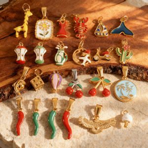 Dijes de Acero Inoxidable Chapados en Oro de 18k con Iconos de Estilo de Vida - Dijes de Helado, Ángel, Abeja, Amor, Luna y Estrella para Mujer para la Creación de Joyería DIY - Product Image 4