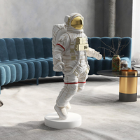 Grande statue d'astronaute réaliste en résine, sculpture grandeur nature peinte à la main pour la décoration de la maison ou de l'hôtel, cadeau pour souvenirs ou fêtes