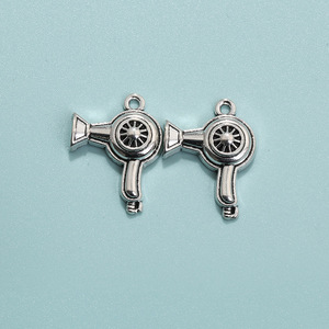 Accessoires rétro miniatures en alliage : ventilateur, téléphone, ciseaux, sèche-cheveux, pendentif, porte-clés artisanal DIY - Product Image 2