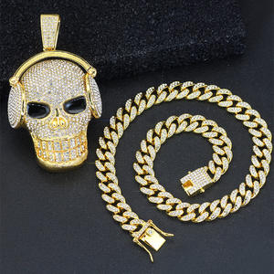 Hip Hop diamante circón oro plateado helado hacia fuera colgante de acero inoxidable hombres <span class=keywords><strong>cadena</strong></span> <span class=keywords><strong>escuchar</strong></span> música calavera collar - Product Image 2