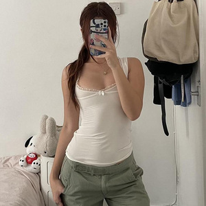 Женский однотонный спортивный жилет с кружевным бантом - Product Image 1