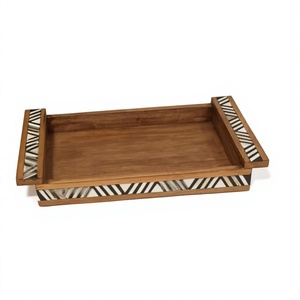 Plateau de service alimentaire en bois, design dernier cri, qualité supérieure, forme et taille personnalisées, plateau de service pour desserts, en vente - Product Image 1