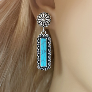Orecchini Pendenti Boho Intagliati con Accenti Colorati, Stile Etnico Vintage, Accessori di Moda per Donne - Product Image 4