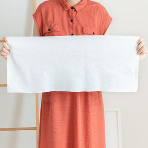 Draps jetables, taies d'oreiller, tapis, serviettes perforées, foulards pour usage en salon de beauté - Product Image 3