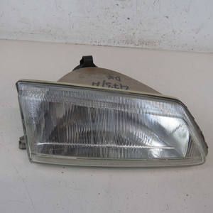 Faro Anteriore Destro Usato 084638 per Peugeot 106 Mk1 1991-1996 (74788) - Product Image 1