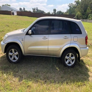 Toyota RAV4 200 5 Portes 4x4 de 2005 d'Occasion en Bon État à Vendre - Product Image 2