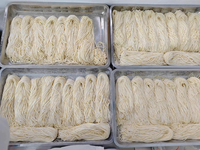 Mesin Pembuat Mie Ramen Berkinerja Tinggi Mesin Pembuat Mie Komersial Mesin Pembuat Mie Manual