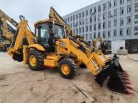 Chargeuse-pelleteuse JCB 3CX d'occasion, faible kilométrage, état impeccable, disponible immédiatement