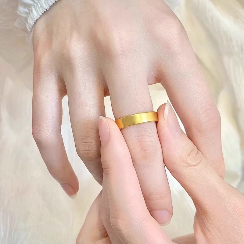 Anello da donna largo 4mm