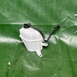 Serbatoio di accumulo <span class=keywords><strong>liquido</strong></span> del <span class=keywords><strong>radiatore</strong></span> 16470-0V100 16470-25041 16470-25042 per TOYOTA CAMRY - Product Image 5