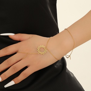 Pulsera de Moda para Mujer, Tono Dorado, Cadena con Diseño de Sol, Joyería Elegante para Uso Diario o Fiestas, Regalo de Moda - Product Image 1