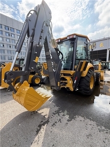 Chargeuse-pelleteuse puissante XC870HK avec une capacité de fonctionnement impressionnante - Product Image 2