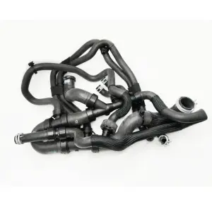 HOSE-RADIATOR.UPPER 215018254R。ルノーのダスターモデル用