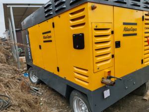 Compresseur d'air diesel portable à vis 25 bar d'occasion d'usine <span class=keywords><strong>en</strong></span> bon état d'occasion <span class=keywords><strong>en</strong></span> vente - Product Image 2