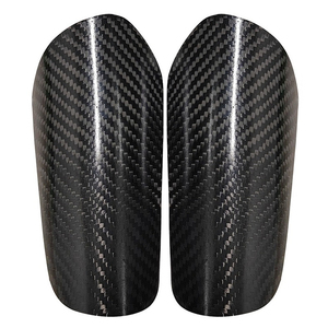 Protección <span class=keywords><strong>de</strong></span> comodidad óptima <span class=keywords><strong>Espinilleras</strong></span> <span class=keywords><strong>de</strong></span> fútbol <span class=keywords><strong>de</strong></span> <span class=keywords><strong>fibra</strong></span> <span class=keywords><strong>de</strong></span> <span class=keywords><strong>carbono</strong></span> ultraligeras con logotipo personalizado Protectores <span class=keywords><strong>de</strong></span> piernas <span class=keywords><strong>de</strong></span> fútbol <span class=keywords><strong>de</strong></span> alta calidad - Product Image 2