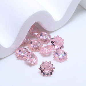 Phòng Thí Nghiệm Tạo Ra Bông Tuyết Tổng Hợp Zircon 10*10 Mm Sakura Màu Hồng Lỏng Lẻo <span class=keywords><strong>CZ</strong></span> Tuyết Hoa Hình Dạng Đá Quý Cubic Zirconia Đối Với Trang Sức - Product Image 3