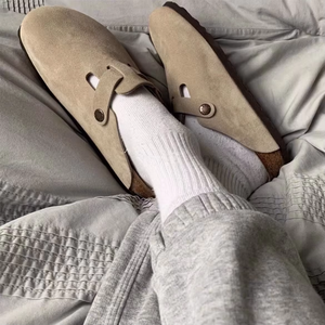 Nuevas tendencias 2026: Zuecos y mules unisex de diseñador de alta calidad en gamuza genuina, zuecos de corcho para mujer y pantuflas de cuero. - Product Image 3