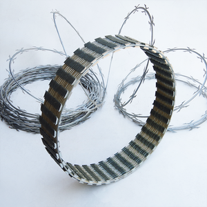 Alambre de púas de acero galvanizado en caliente tipo <span class=keywords><strong>concertina</strong></span>, rollo de alambre de púas anti-escalada, para parques logísticos y seguridad perimetral - Product Image 1