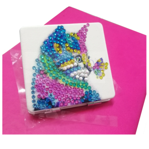 Miroir pliant double face pour femmes en gros bricolage complet <span class=keywords><strong>diamant</strong></span> <span class=keywords><strong>broderie</strong></span> dessin animé motif tissu petite taille pour bureau à domicile - Product Image 4