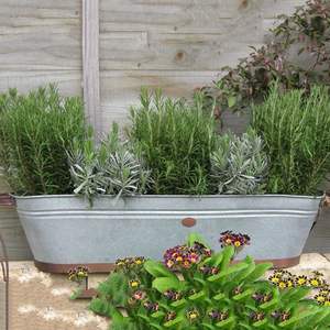 Macetas Modernas de Terracota y Metal de Calidad de Exportación con Acabado Resistente a los Rayos UV para Balcón, Patio, Césped y Jardines Urbanos en Venta - Product Image 1