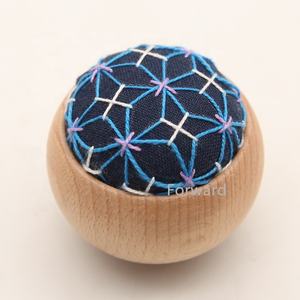 Kit de Cojín de Alfileres de Bordado Japonés Redondo con Base de Madera - Product Image 5