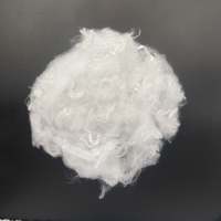 Fibre de polyester FR filée en continu 0.9Dx32mm, creuse, conjuguée, brute, à faible densité, uniforme, teignable, recyclable, pour tissage et tricotage