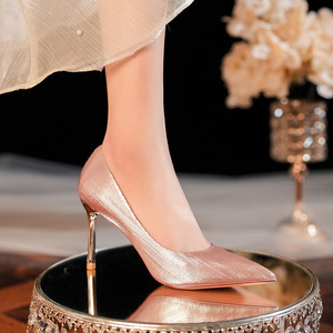 Escarpins à bout pointu et talon aiguille, avec empeigne scintillante, super hauts (8 cm et plus), chaussures de mariée à enfiler, tendance mode - Product Image 1