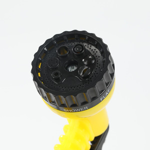 Pistola de agua amarilla ajustable de 7 funciones con gatillo para lavado de autos y uso en el jardín - Product Image 3