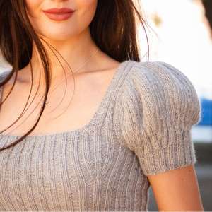 Maglione 100% <span class=keywords><strong>in</strong></span> <span class=keywords><strong>cotone</strong></span> organico con colletto quadrato da donna con maglia a manica corta personalizzata fornitore <span class=keywords><strong>di</strong></span> maglieria personalizzata - Product Image 4