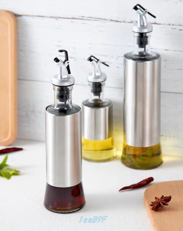 Kitchen stainless steel with plastic pourer used soy sauce glass oil dispenser