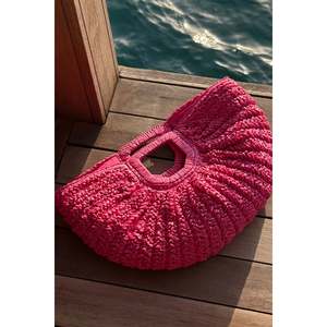 Bolsa de Natación y Buceo Fuchsia, Diseño Elegante de Paja para Deportes Acuáticos - Product Image 3