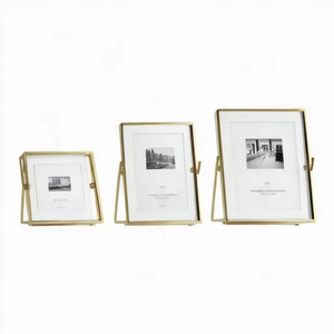 Cadres <span class=keywords><strong>photo</strong></span> en métal doré 4x4, modernes et concis, pour photos <span class=keywords><strong>de</strong></span> 4, 6 et 7 pouces, avec couvercle en <span class=keywords><strong>verre</strong></span>, cadres <span class=keywords><strong>photo</strong></span> artistiques en métal - Product Image 1