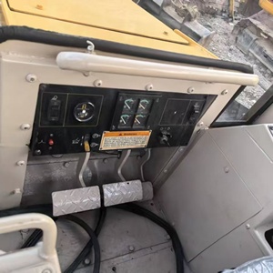 Caterpillar D3C <b>Track</b> Dozer Yellow Diesel Powered Bulldozer with Cummins Engine 180HP 4.5m Dozing Capacity Motor <b>Pump</b> Gearbox - Product Image 5