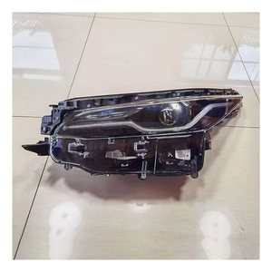Faros delanteros compatibles con los modelos Fortuner de gama baja y modelos Runner de 2020 a 2024. - Product Image 1