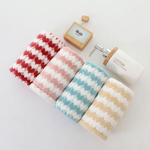 Toalla de Pelo Súper Absorbente de Secado Rápido para Mujer, Adultos, de Felpa de Coral Engrosada, Gorro de Ducha con Forma de Corazón, Uso Térmico y Plástico - Product Image 6
