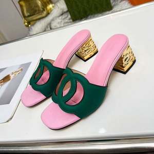 Sandalias Planas de Lujo para Mujer, Diseño de Verano 2026, Venta al Por Mayor, con Amortiguación y Antideslizantes - Product Image 1