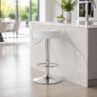 Tabouret de bar pivotant hydraulique réglable contemporain en cuir PU noir avec base chromée pour cuisine et salle à manger