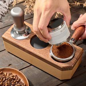 Station <span class=keywords><strong>de</strong></span> bourrage expresso en bois, accessoires <span class=keywords><strong>de</strong></span> tapis <span class=keywords><strong>de</strong></span> Base pour Barista outil maison <span class=keywords><strong>cuisine</strong></span> comptoirs Bar boutique <span class=keywords><strong>plan</strong></span> <span class=keywords><strong>de</strong></span> <span class=keywords><strong>travail</strong></span> trois trous - Product Image 3