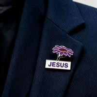 Fabricants Chine Vente en gros Épingles en métal religieuses, badges de vêtements à motifs floraux et lettres, épingles de revers personnalisées en émail dur et souple Jésus