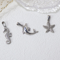 Bijoux d'été délicats en vrac Vente en gros d'animaux marins Hippocampe Mignon Hip Hop Pendentif plaqué or Collier en acier inoxydable Charm