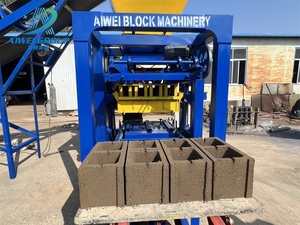 ماكينة صنع الطوب المتشابك المجوف شبه الأوتوماتيكية الشائعة ، ماكينة صنع الطوب ، كتلة رصف بسعر المصنع - Product Image 2
