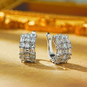 Orecchini a Cerchio a Tre File per Donne, Accessori per Orecchie Semplici per Uso Quotidiano - Product Image 2