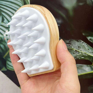 Brosse de massage du cuir chevelu en bois naturel pour <span class=keywords><strong>cheveux</strong></span> humides et <span class=keywords><strong>secs</strong></span> avec tête en silicone souple pour massage du cuir chevelu - Product Image 3