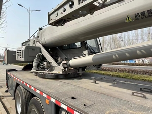 Grue sur camion Zoomlion ZTC251V451/452 25T d'occasion avec boîte de vitesses et pompe, très rentable et à faible consommation de carburant - Product Image 3