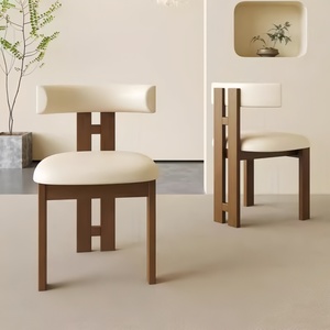 Silla de Comedor Nórdica de Madera Maciza, Tapicería de Cuero Negro Moderno, Estilo Vintage de Lujo Ligero, Ecológica y Suave para Restaurante - Product Image 3