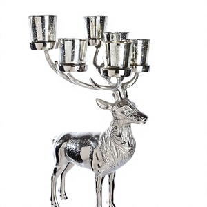 Candelabro de Reno Dorado BRC de Cuatro Brazos, Tradicional, Hecho a Mano, de Metal, Ecológico, Duradero, Tamaño Mediano, para Decoración Navideña - Product Image 4
