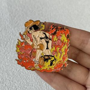 Venta al por mayor de esmalte suave mexicano solapa Pino Anime Pin una pieza puño de <span class=keywords><strong>fuego</strong></span> Ace esmalte Pin - Product Image 3